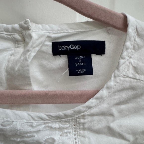 Baby Gap 2T Girls White Eyelit Long sleeve Blouse Top - Picture 4 of 4